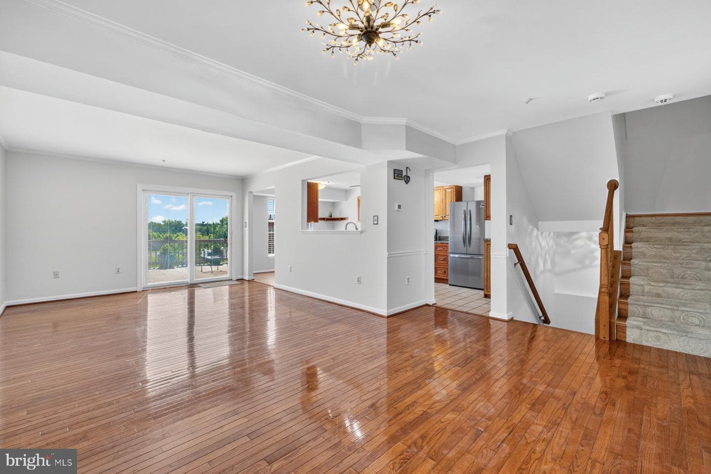 8023 Admiralty Place photo 6