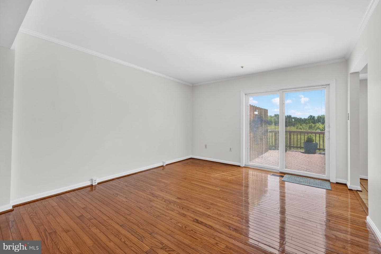 8023 Admiralty Place photo 8