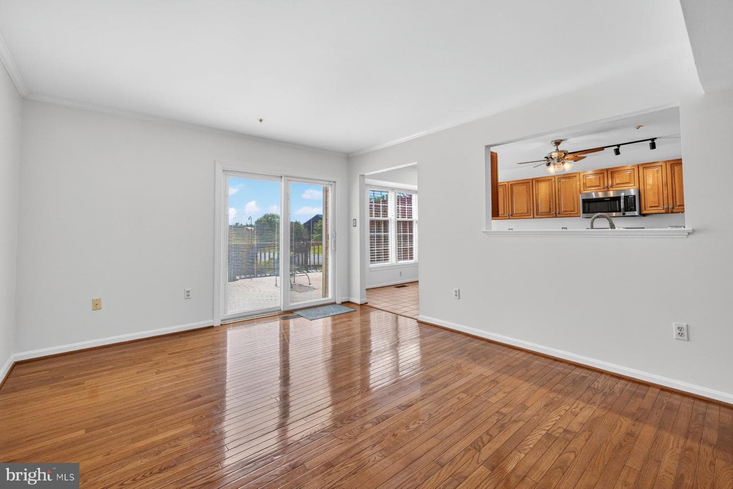 8023 Admiralty Place photo 9