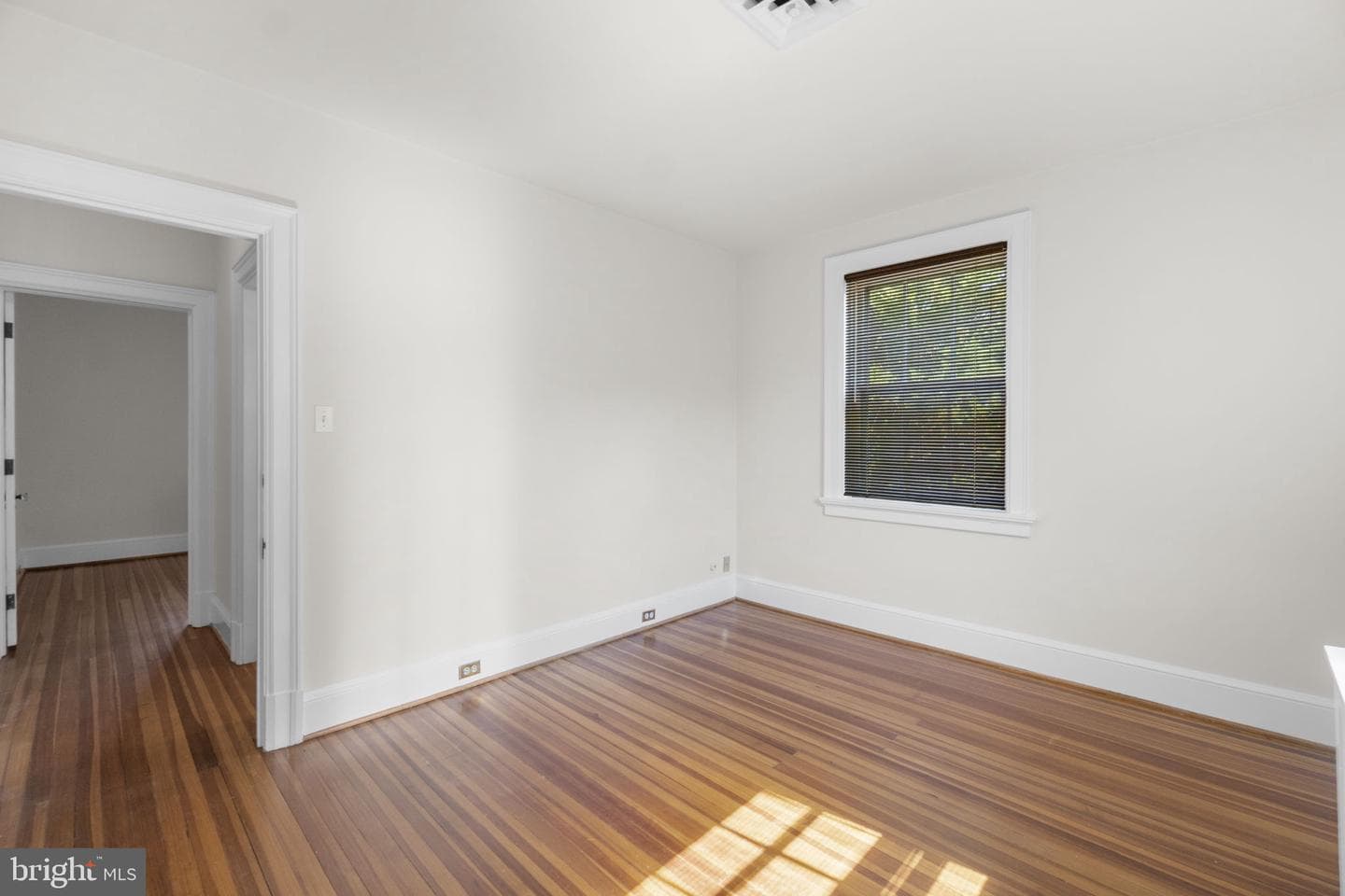 305 College Place photo 41