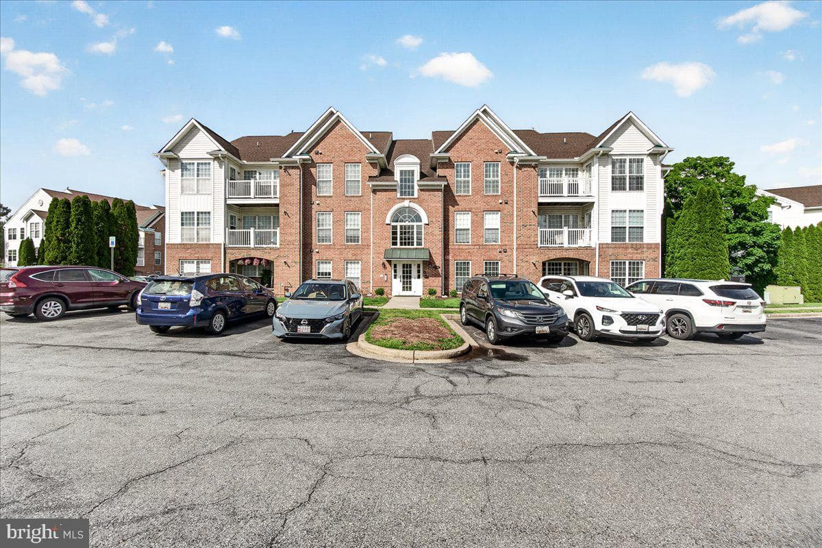 2506 Coach House Way #1d