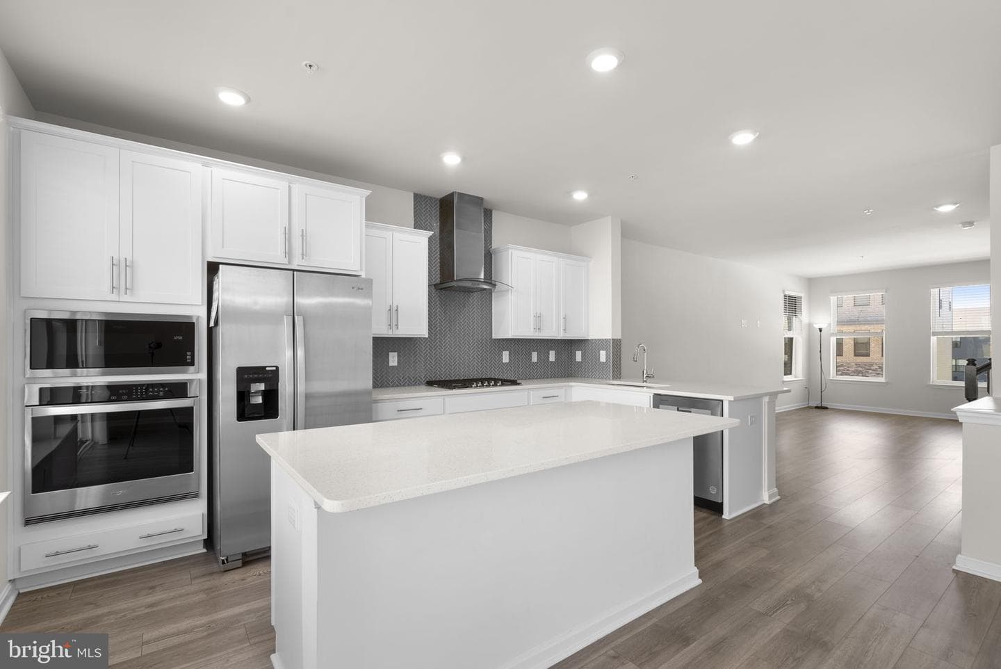 861 Amity Street photo 12