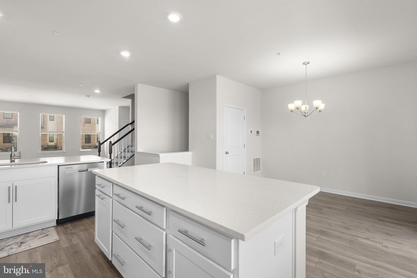 861 Amity Street photo 14