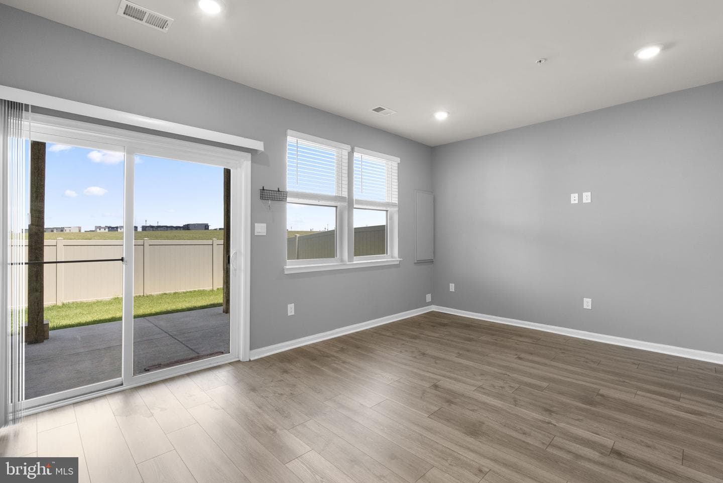 861 Amity Street photo 34
