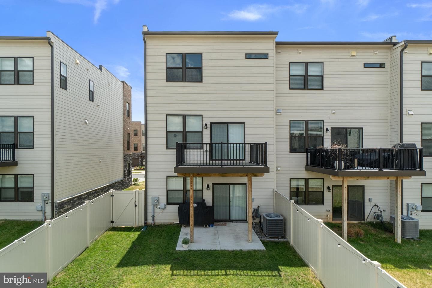 861 Amity Street photo 45