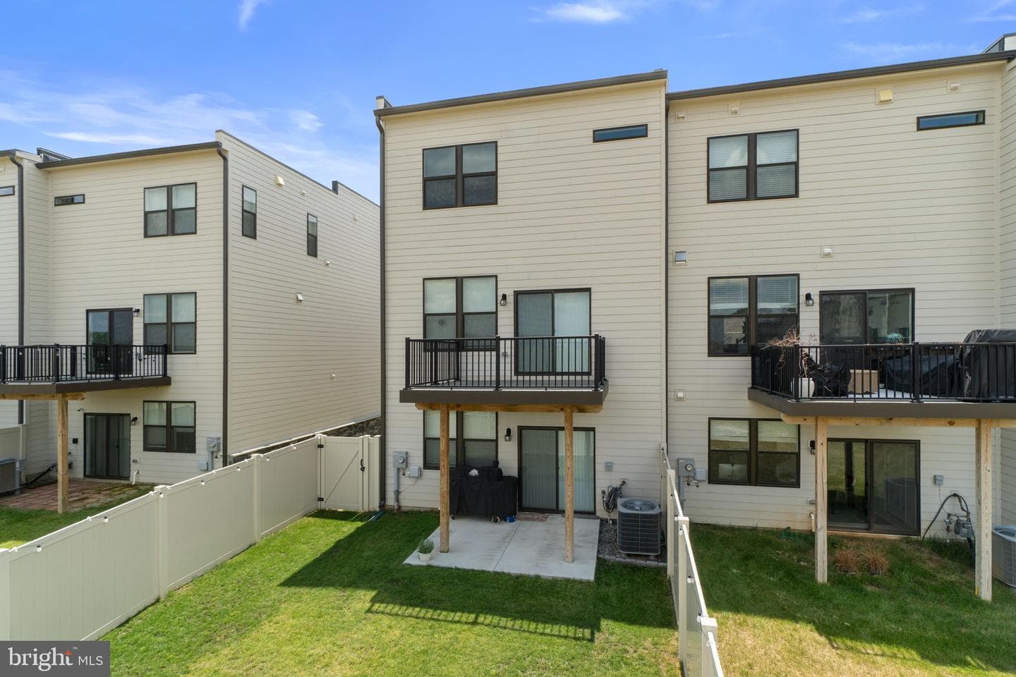 861 Amity Street photo 46