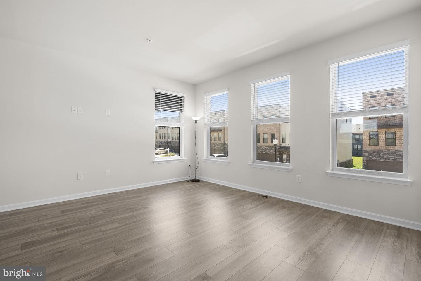 861 Amity Street photo 5