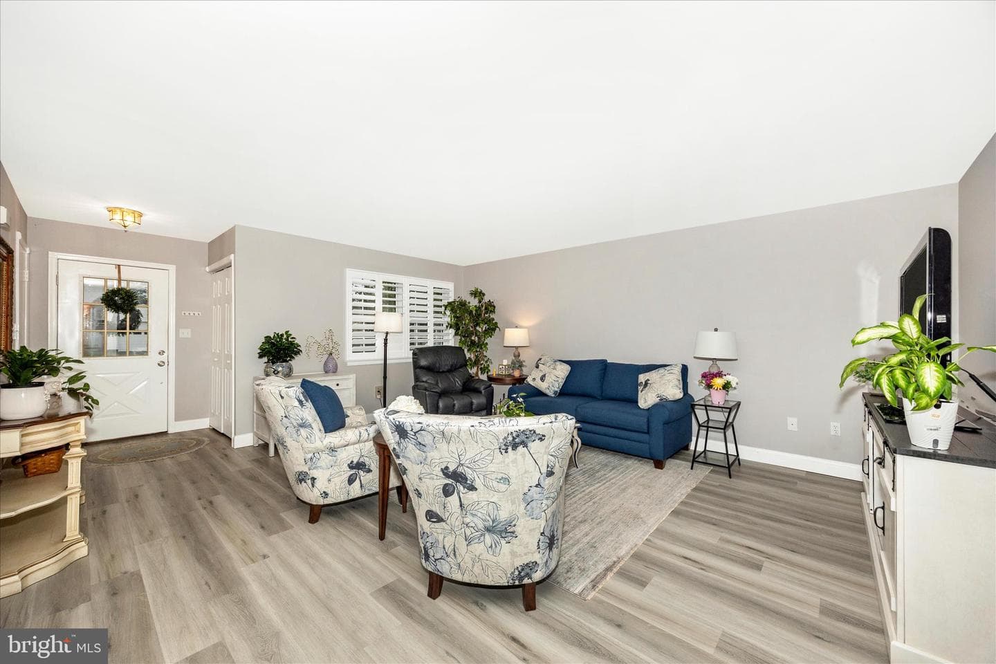 5686 Crabapple Drive photo 5