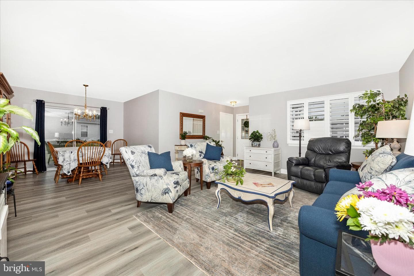 5686 Crabapple Drive photo 9