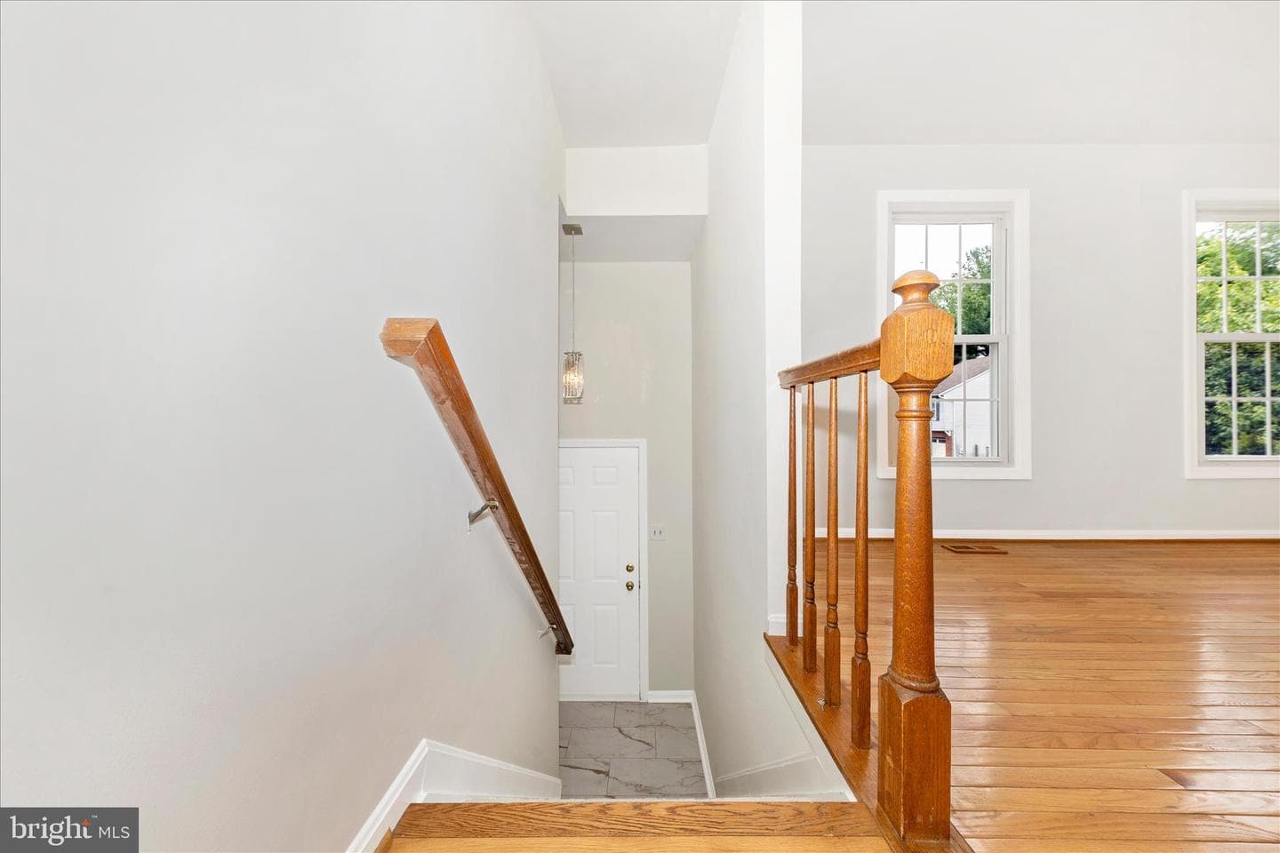 176 Stoneybrook Ct photo 2