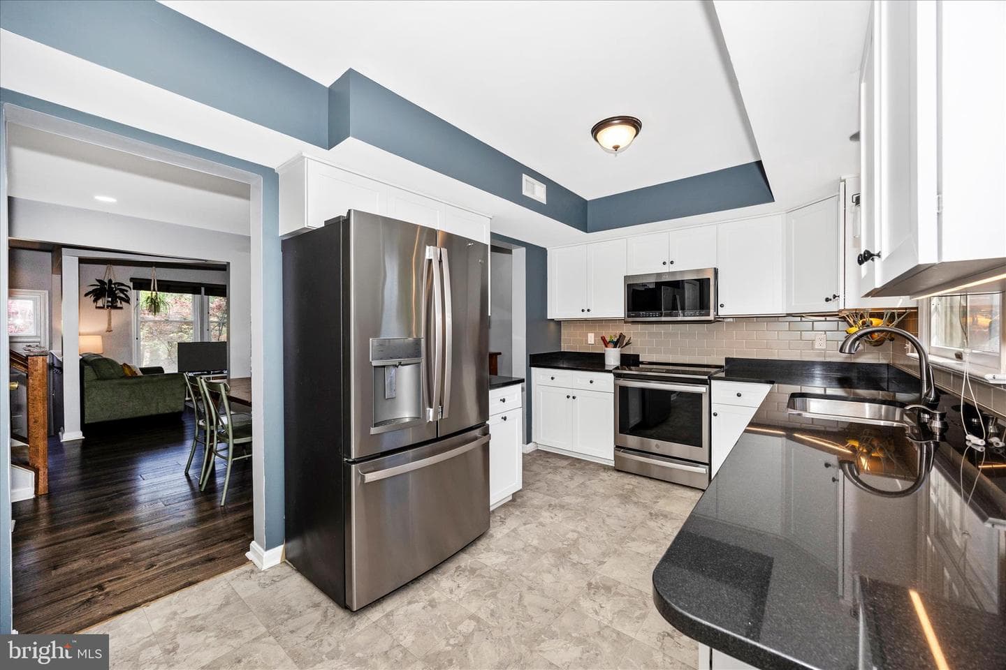 2412 Dunmore Court photo 8