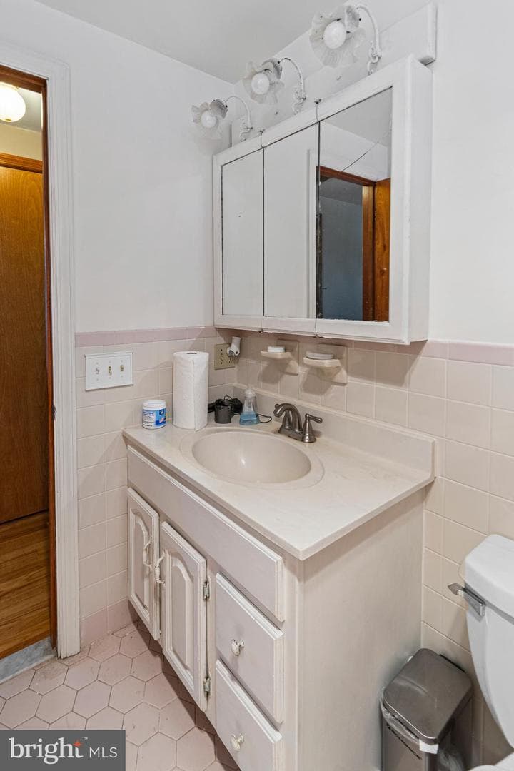 8214 Pembrook Court photo 35