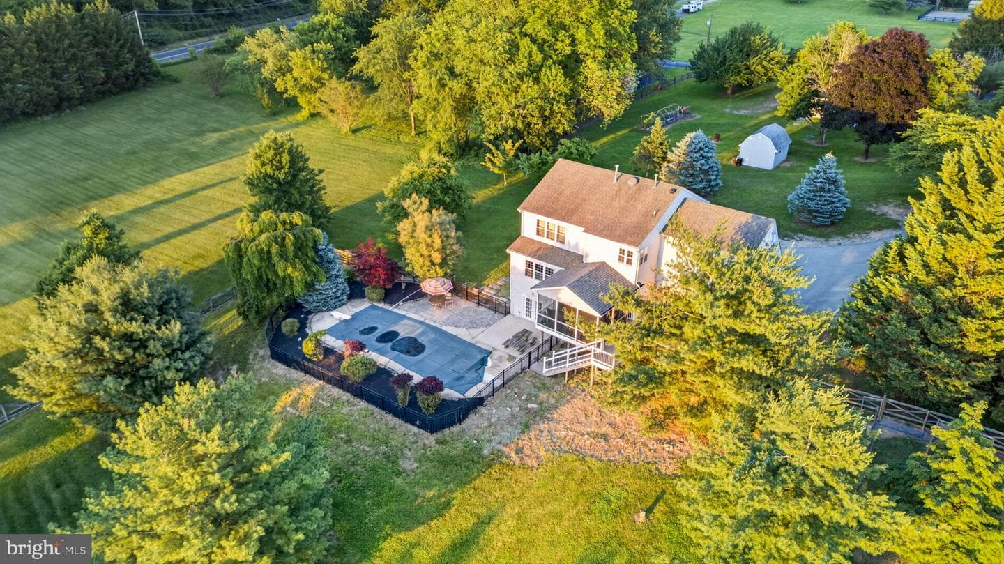 8840 Mapleville Rd photo 100