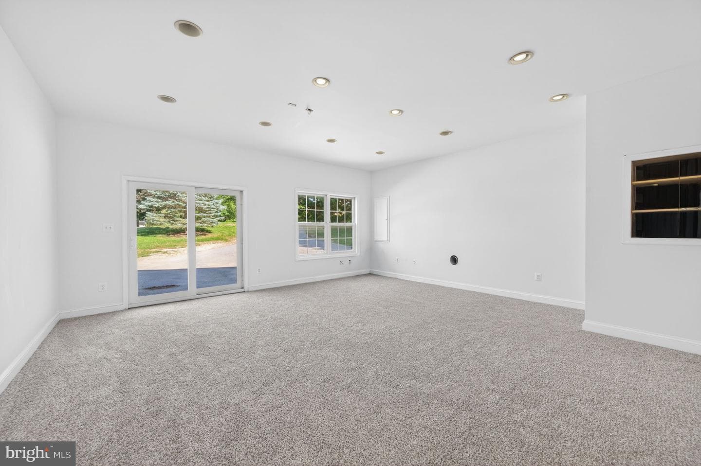 8840 Mapleville Rd photo 32