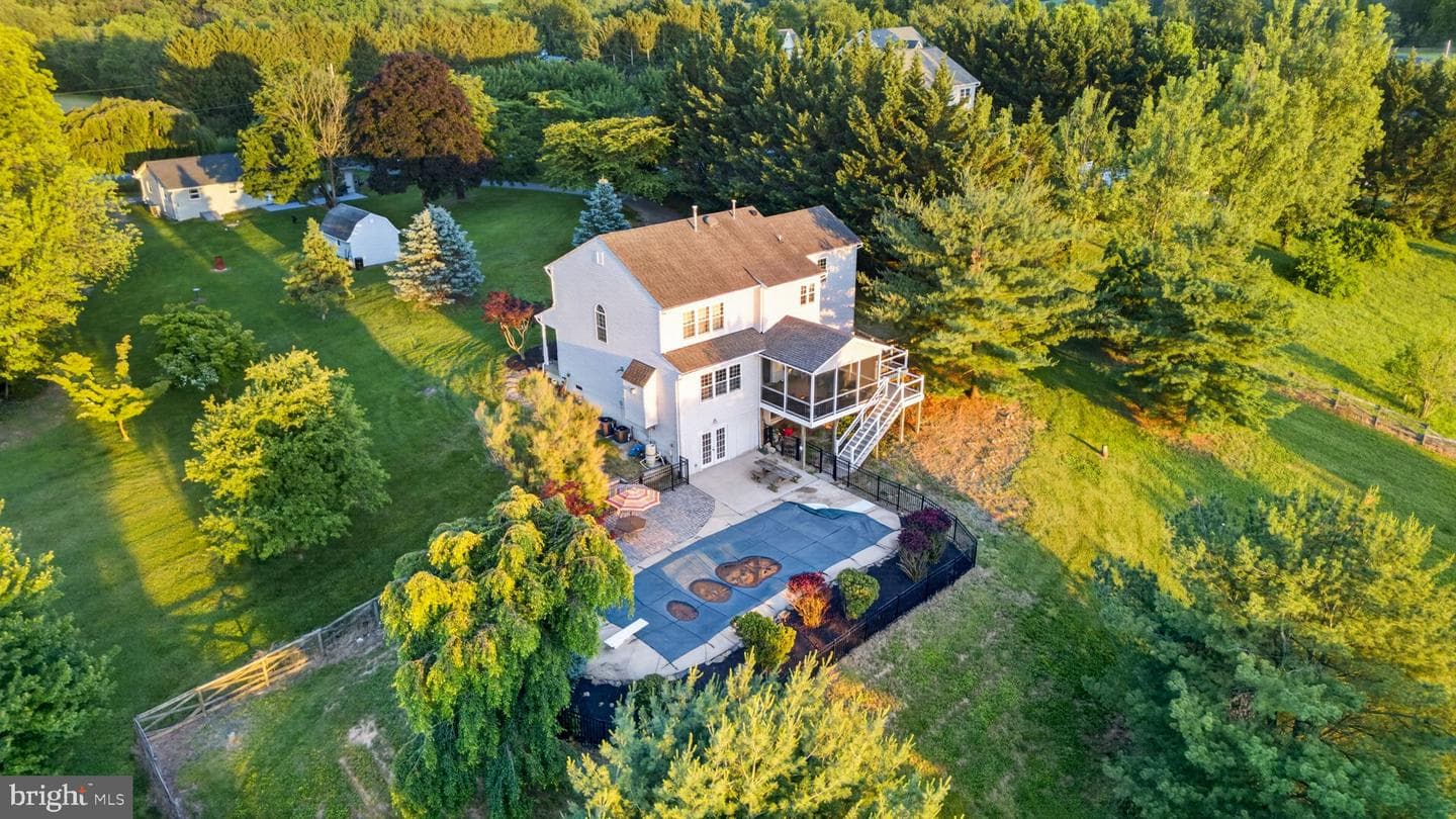 8840 Mapleville Rd photo 98