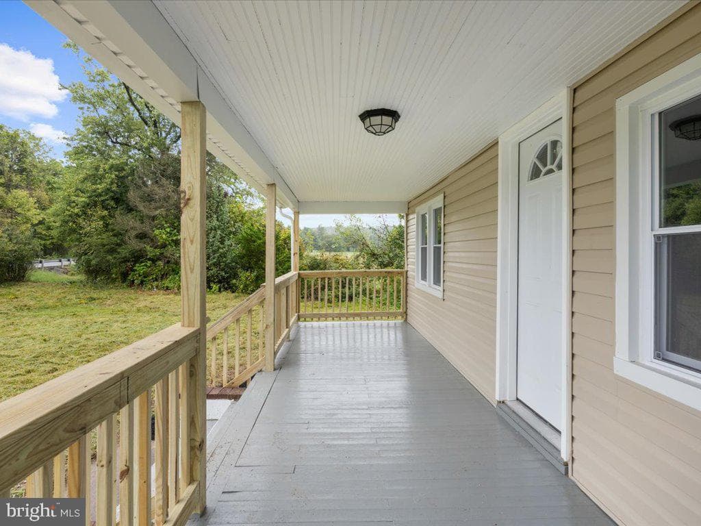 17411 N Seton Avenue photo 4