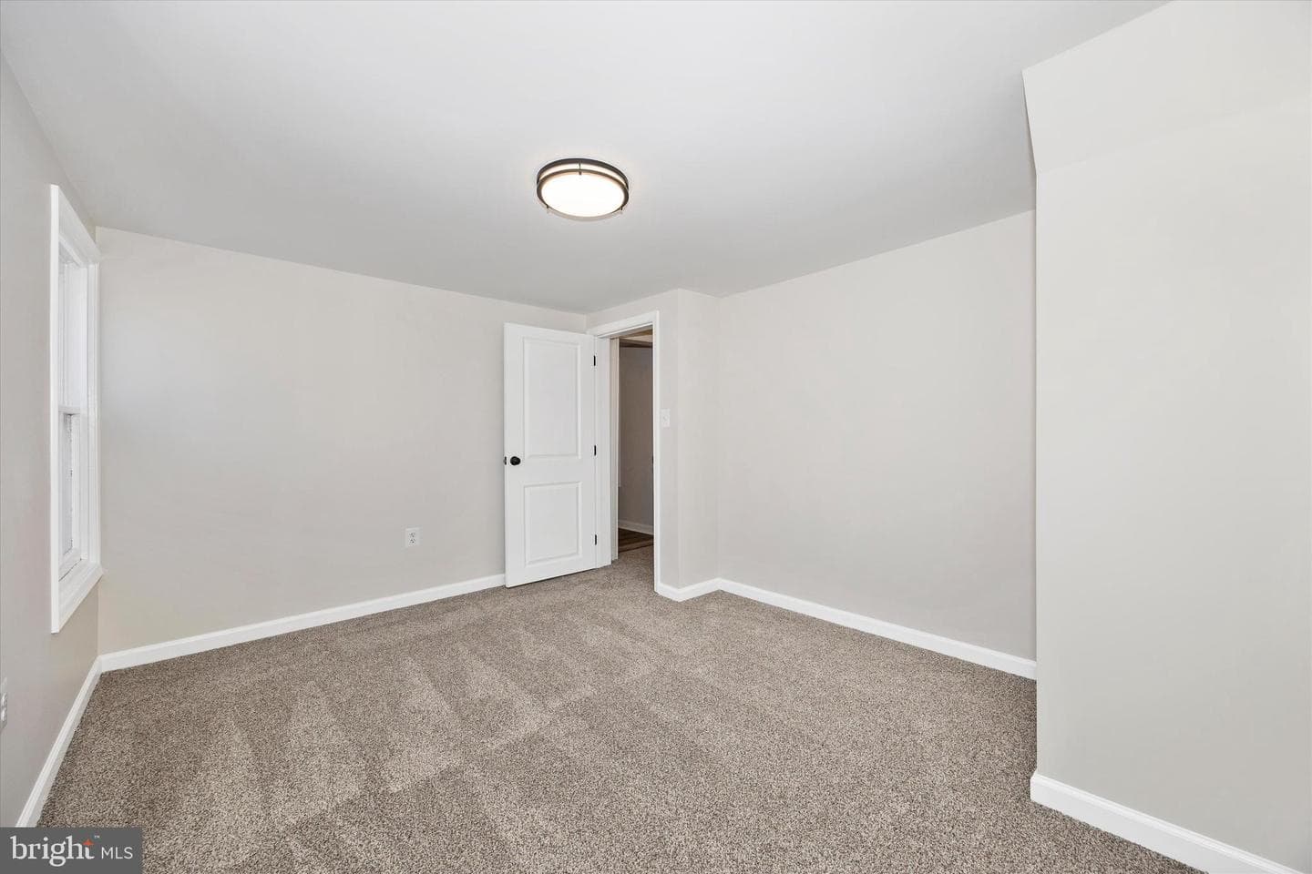 246 E 7th Street photo 16
