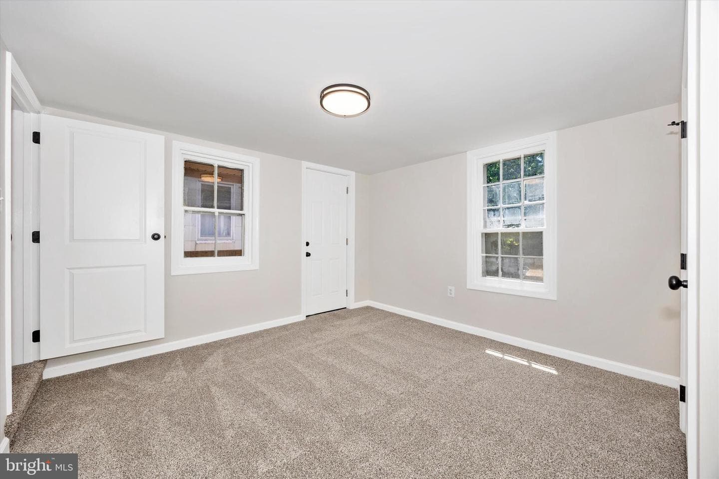 246 E 7th Street photo 19