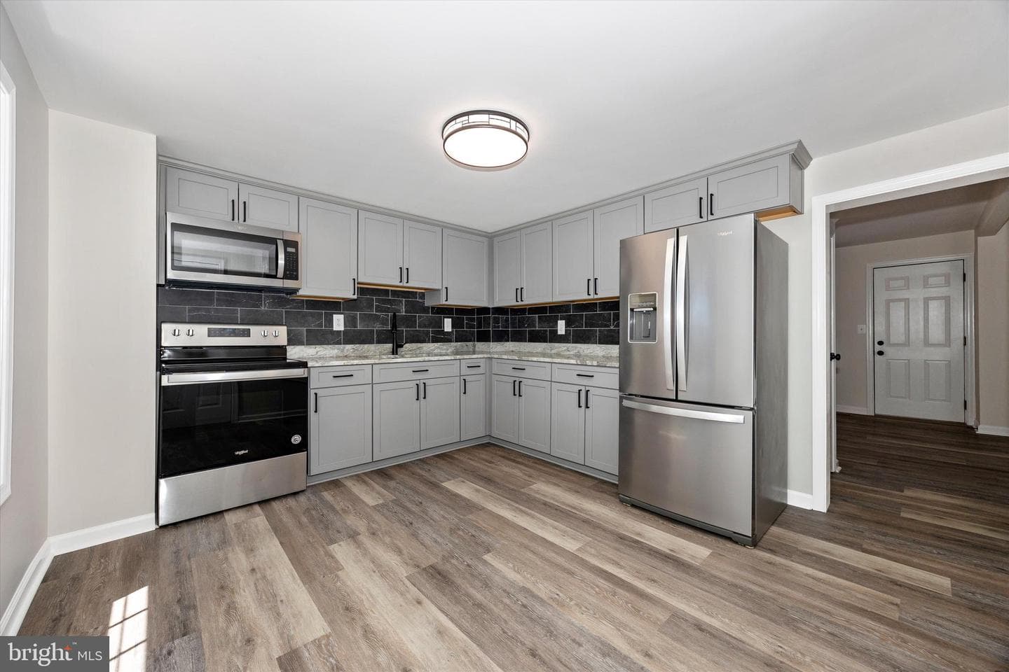 246 E 7th Street photo 8