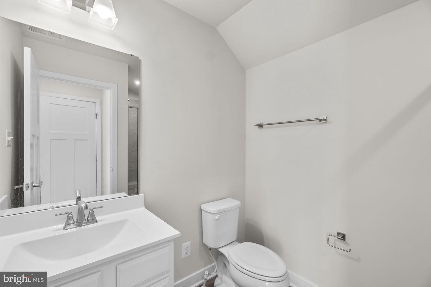 5788 Meadowood Street photo 20
