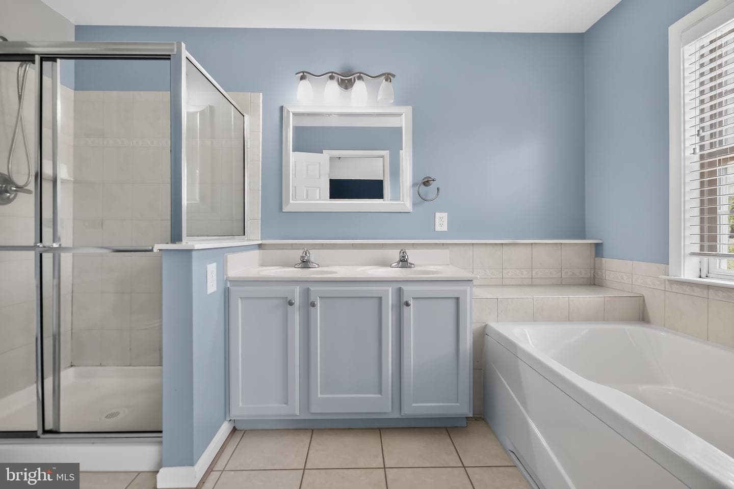2595 Emerson Drive photo 15