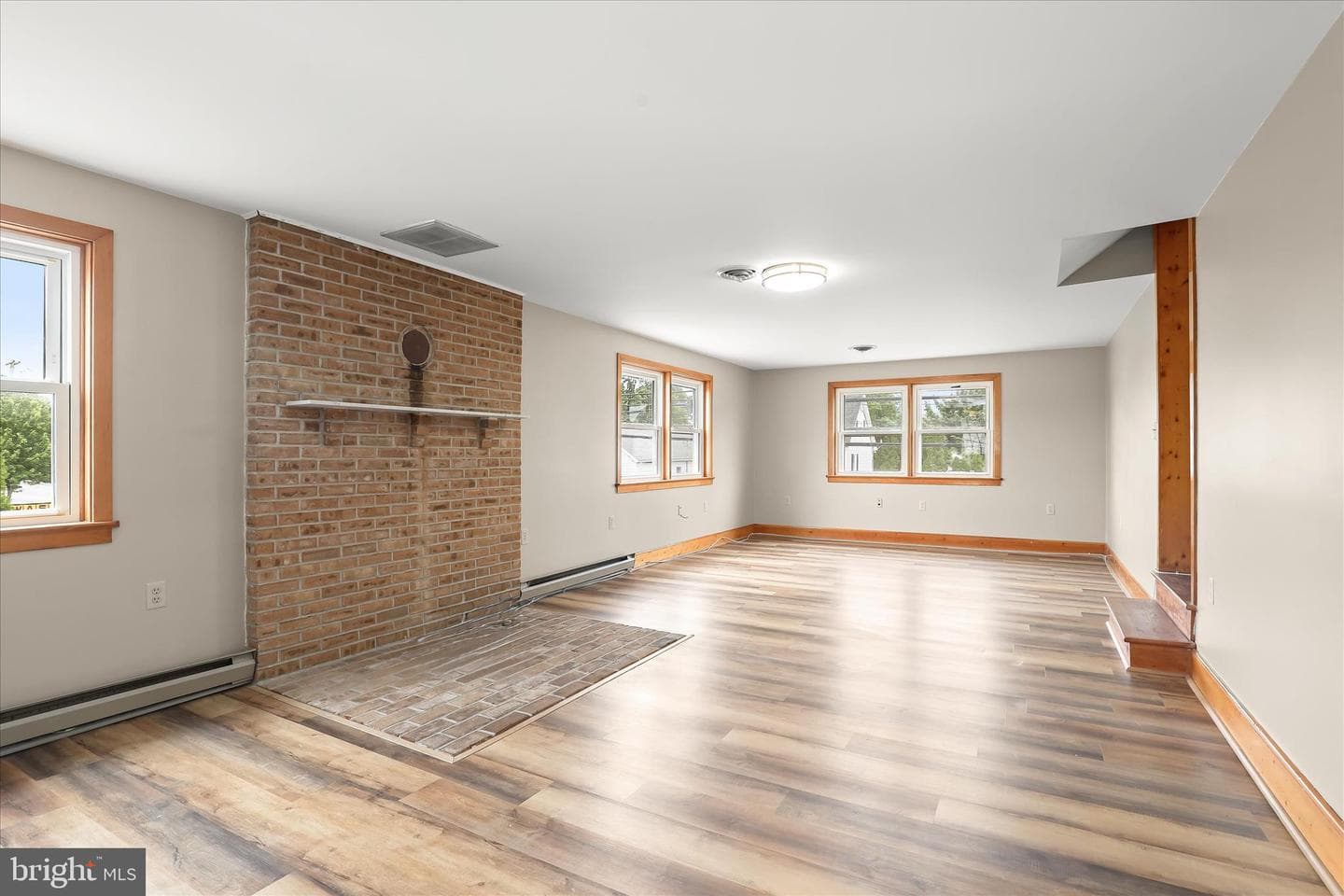 323 S Jefferson Street photo 12