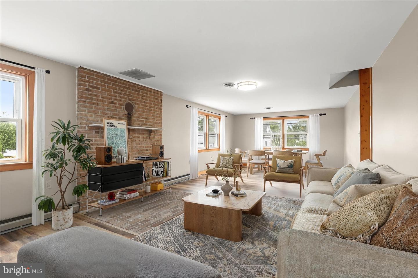 323 S Jefferson Street photo 15
