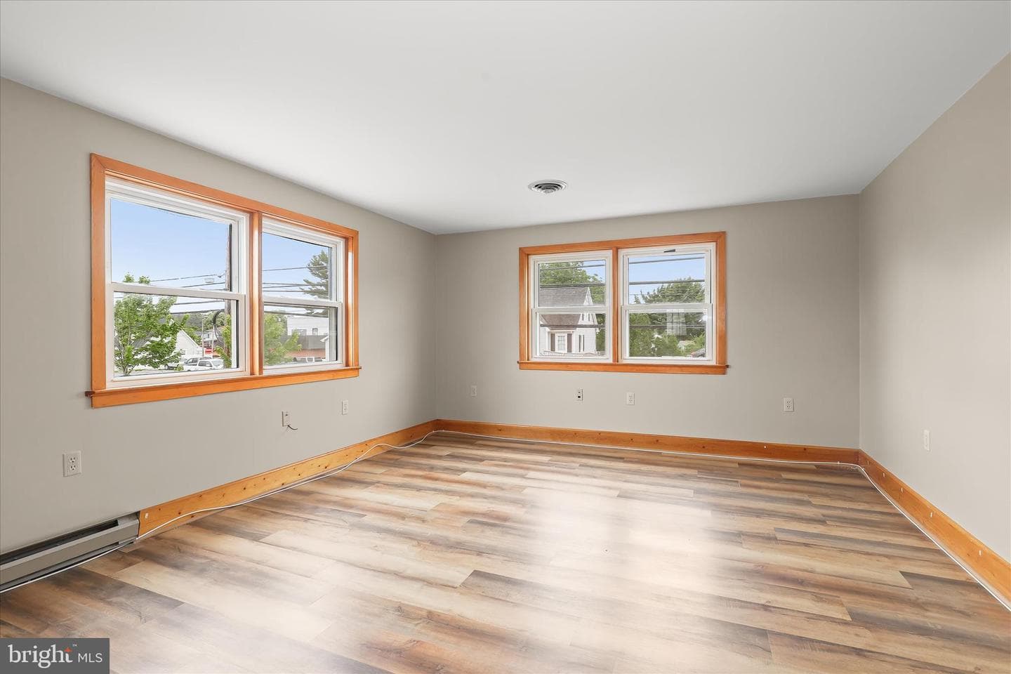 323 S Jefferson Street photo 16