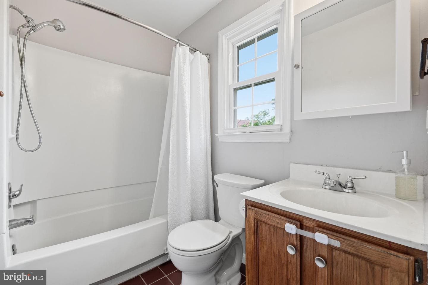 6580 Hemlock Point Road photo 15