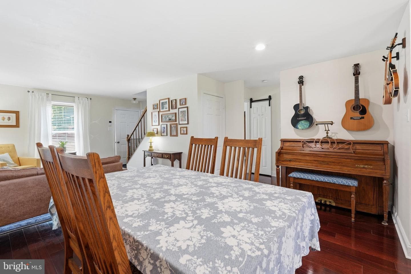 6580 Hemlock Point Road photo 9