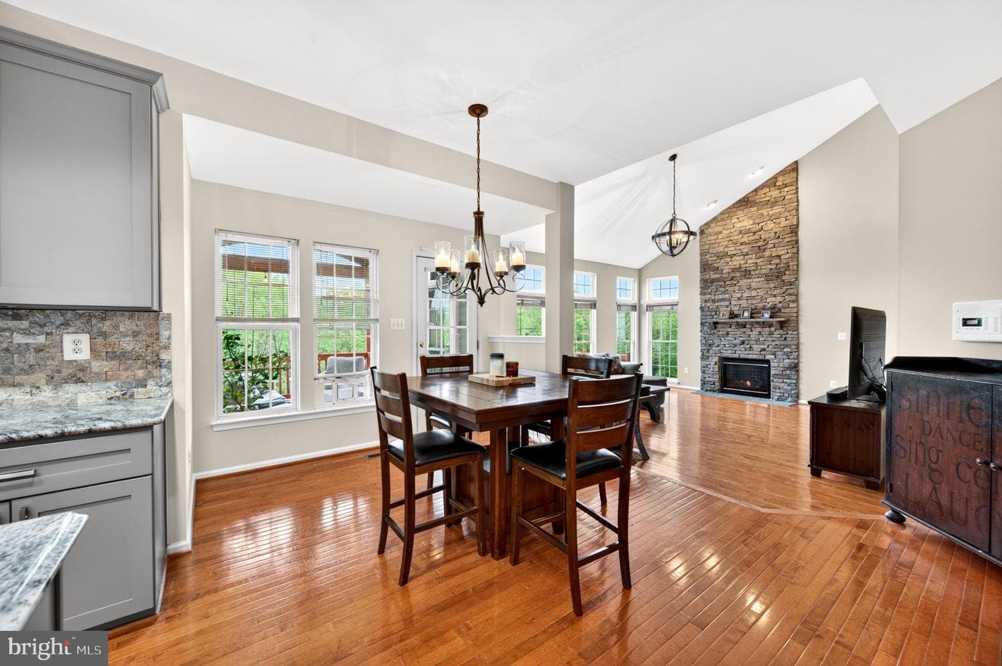 8 N Pointe Terrace photo 13