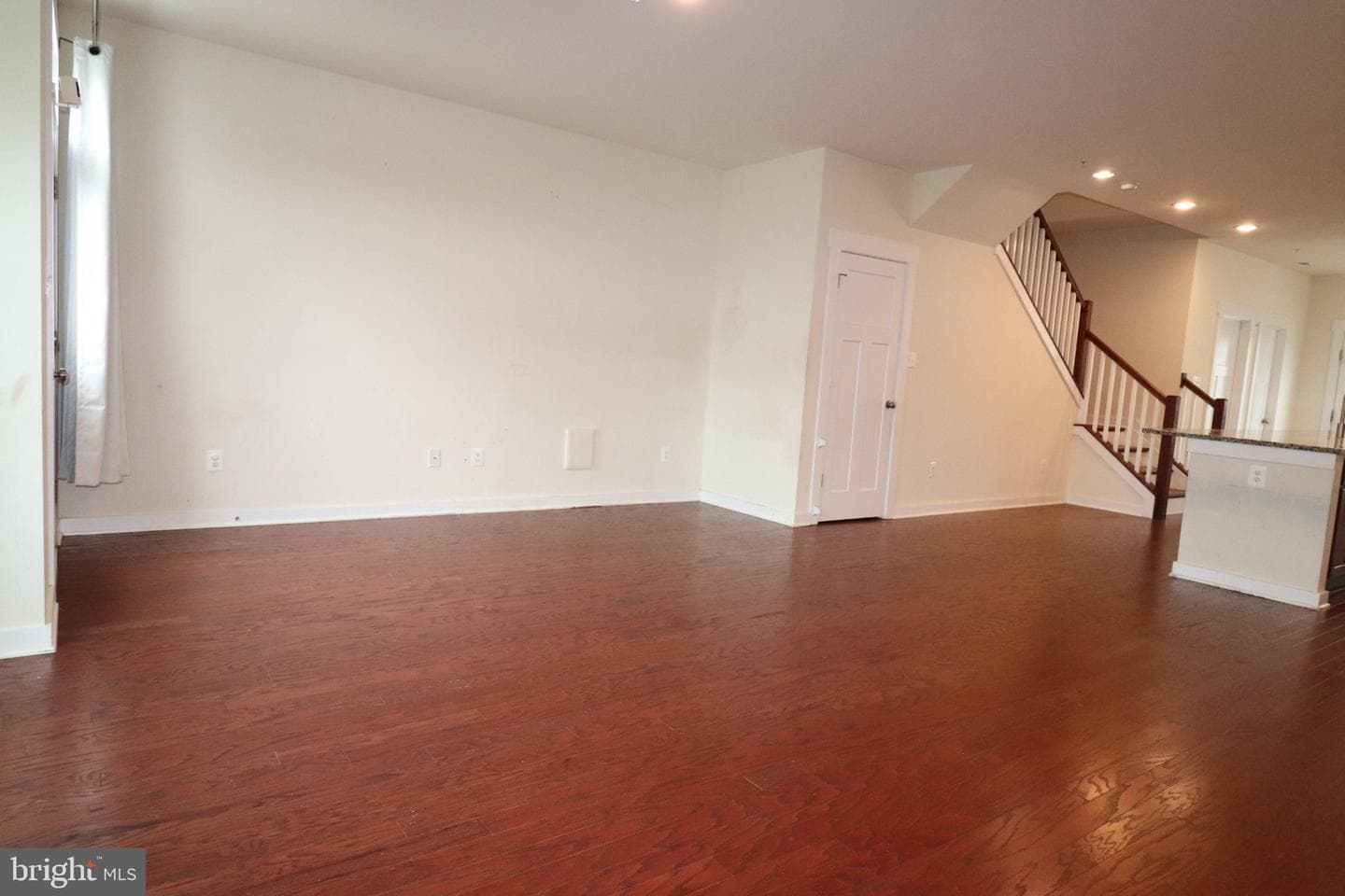 414 Waverley photo 4