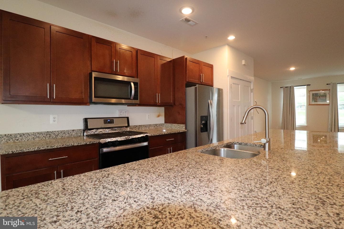 414 Waverley photo 8