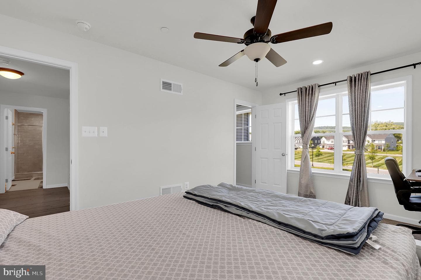 2820 Heartland Circle photo 25