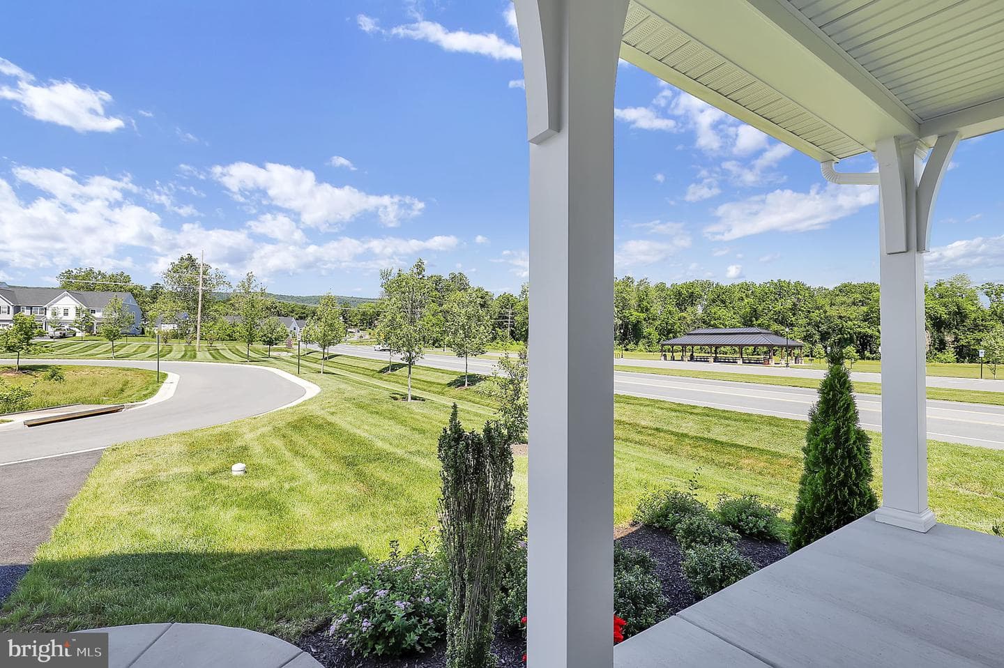 2820 Heartland Circle photo 3