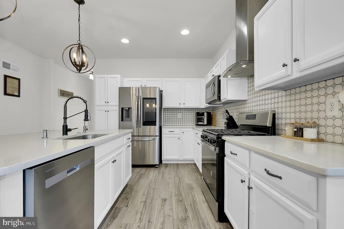 2820 Heartland Circle photo 8