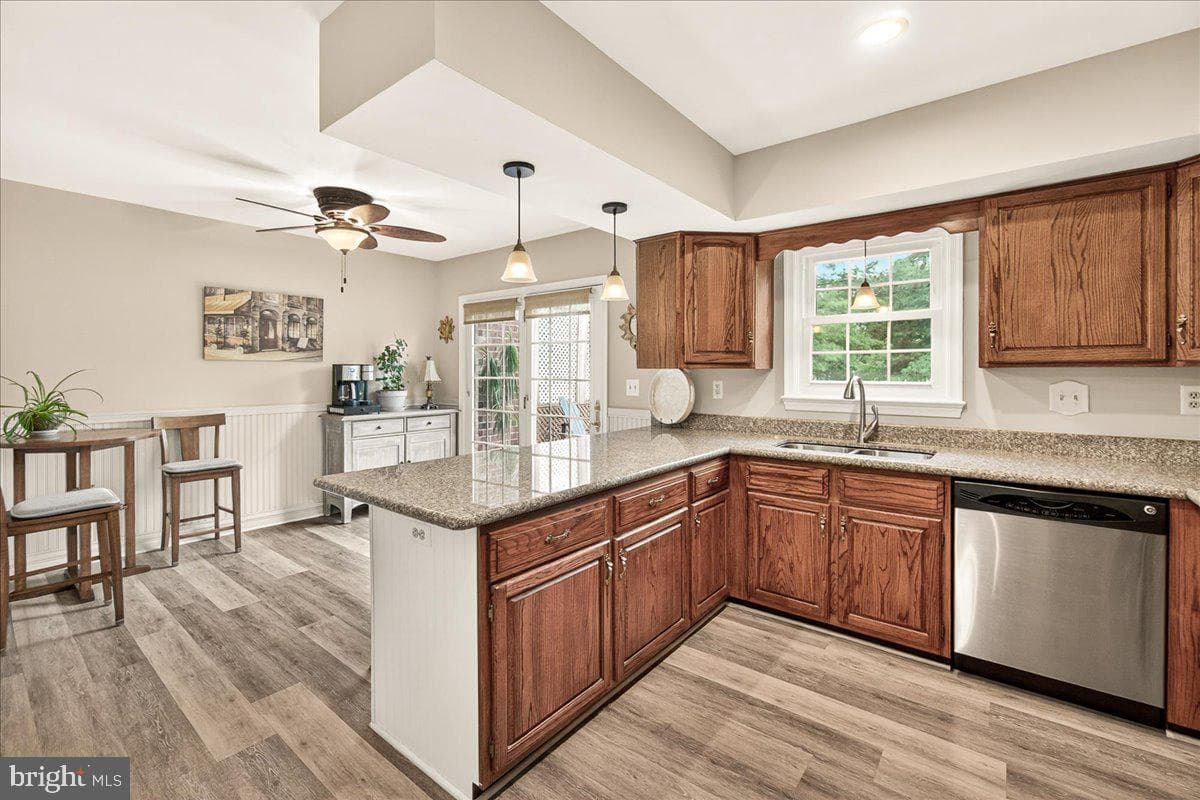 8241 Waterside Court photo 14