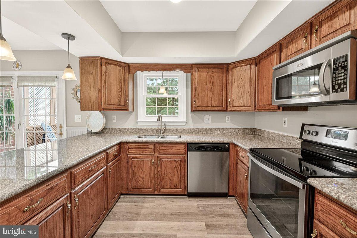 8241 Waterside Court photo 15
