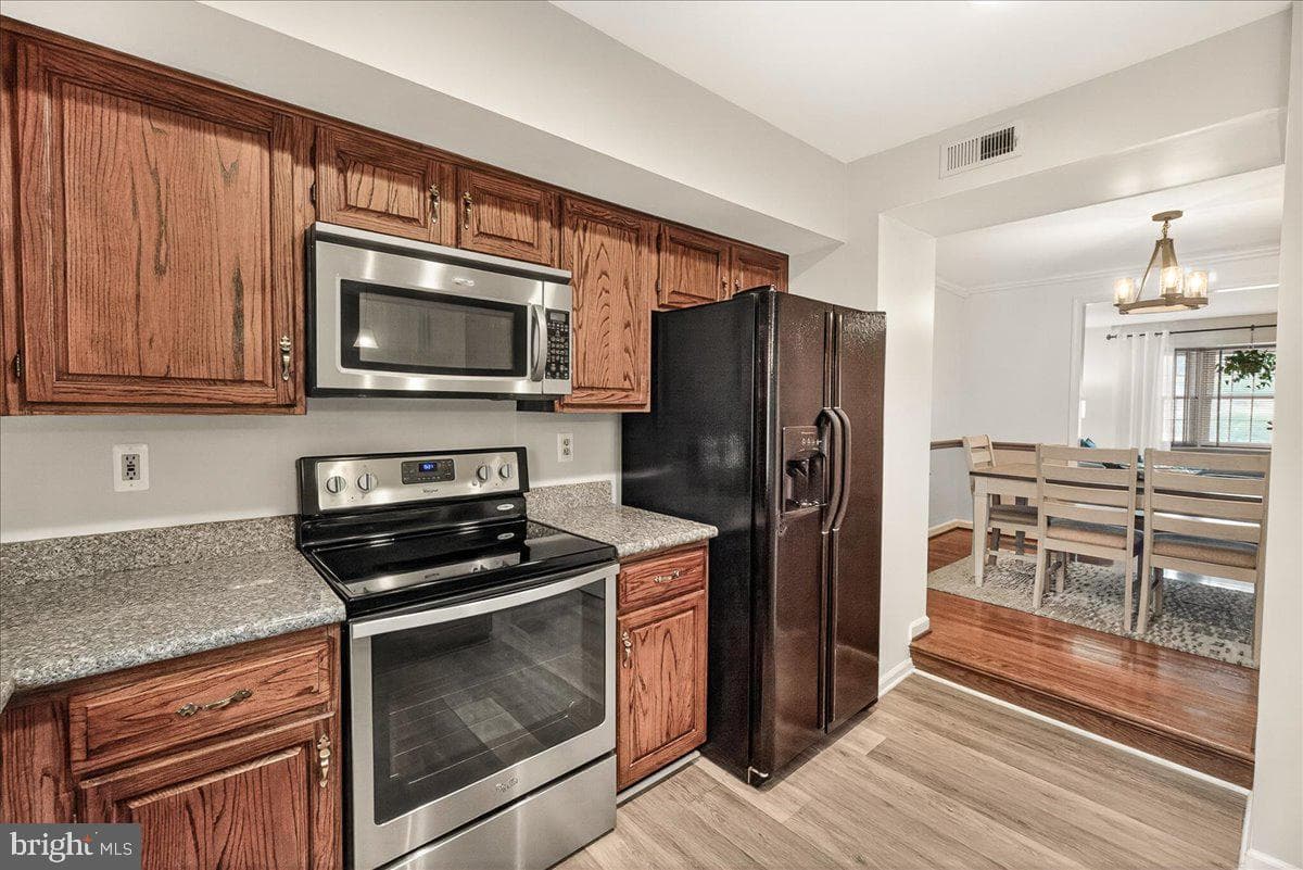 8241 Waterside Court photo 17