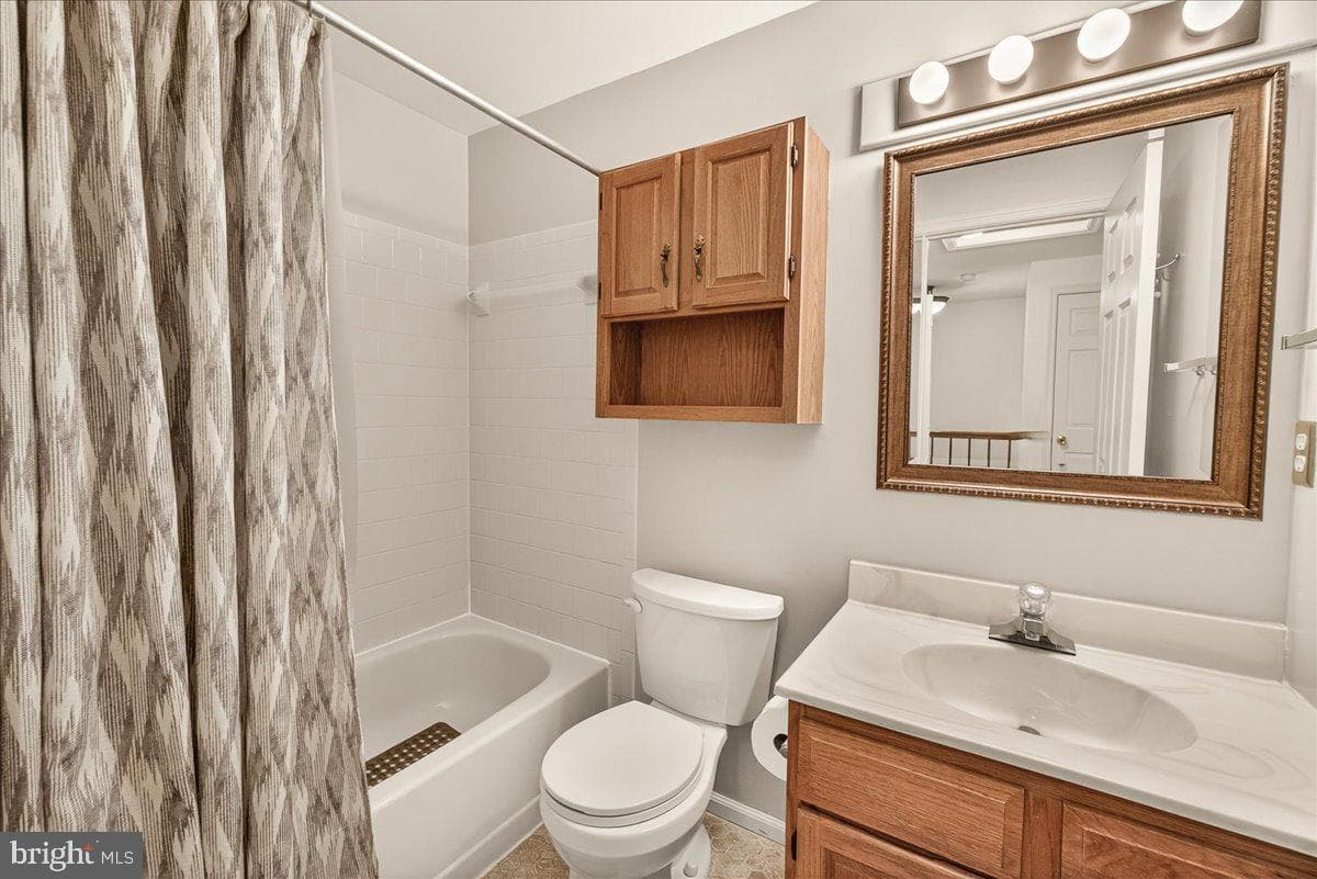 8241 Waterside Court photo 24