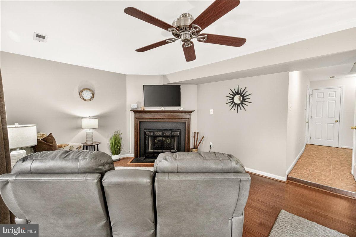 8241 Waterside Court photo 34