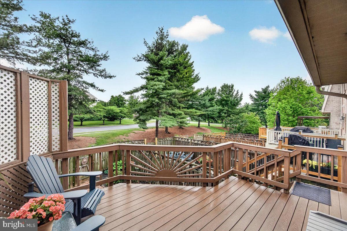 8241 Waterside Court photo 37