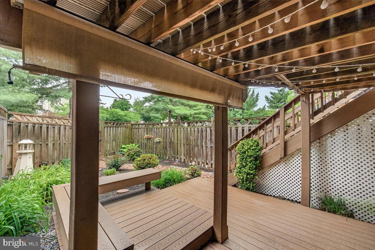 8241 Waterside Court photo 44