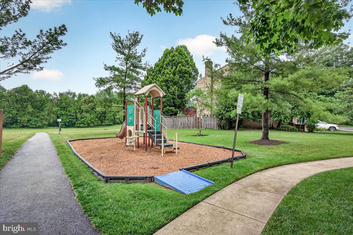 8241 Waterside Court photo 45