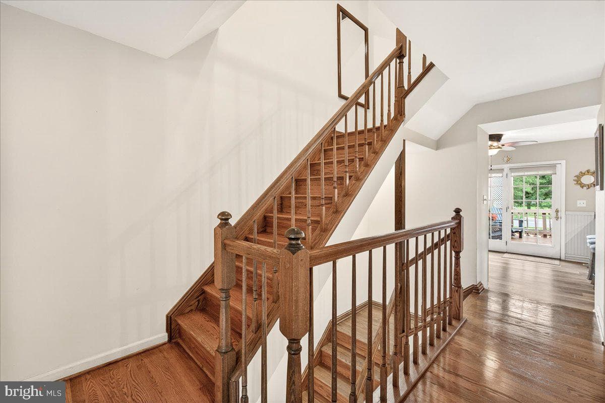 8241 Waterside Court photo 8