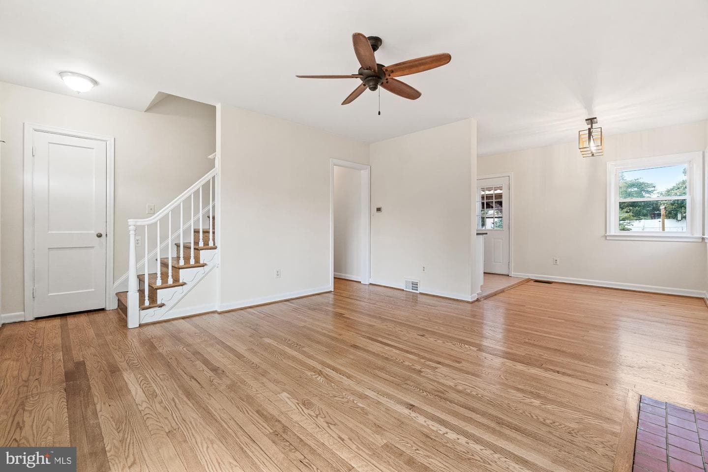 607 Grant Place photo 9