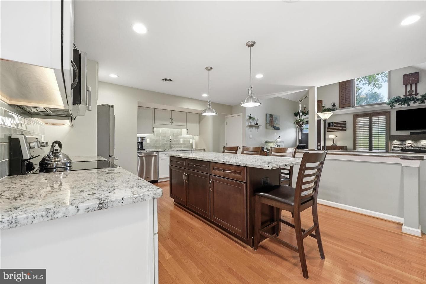 6714 Meadowlawn Circle photo 9