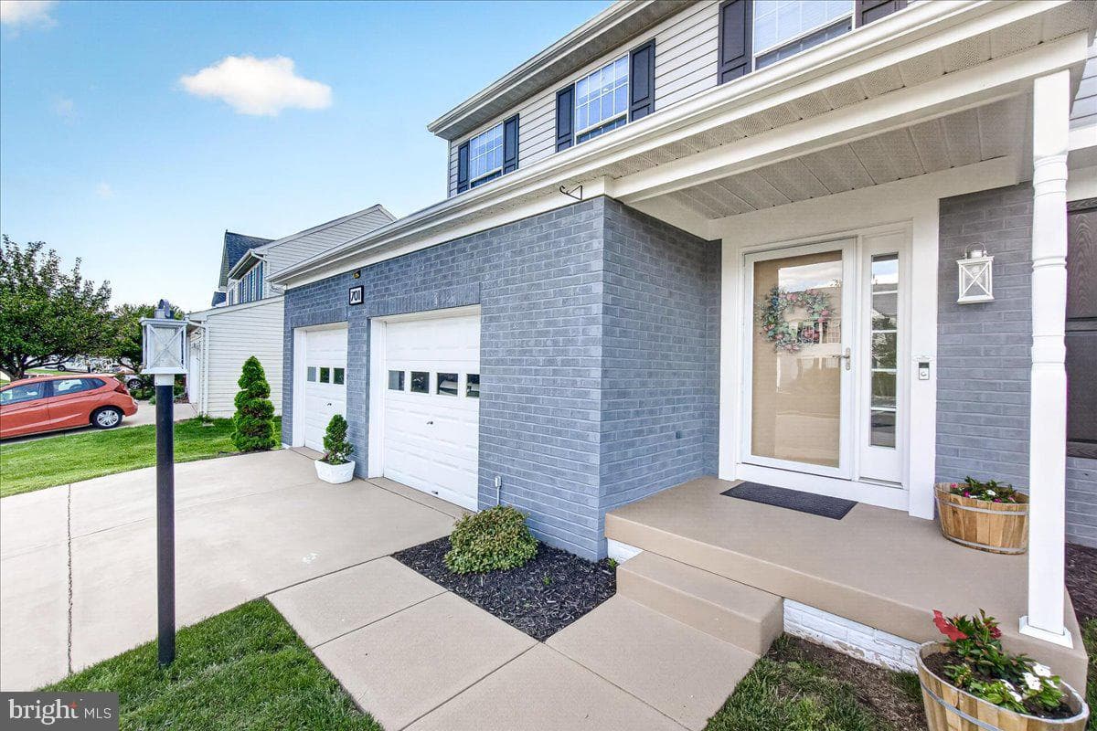 701 Angelwing Lane photo 3