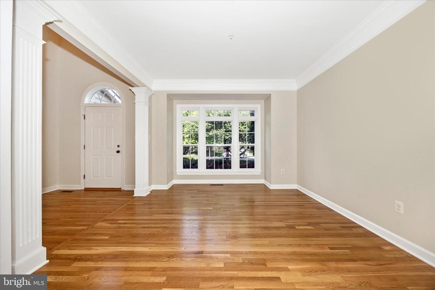9876 Notting Hill Drive photo 4