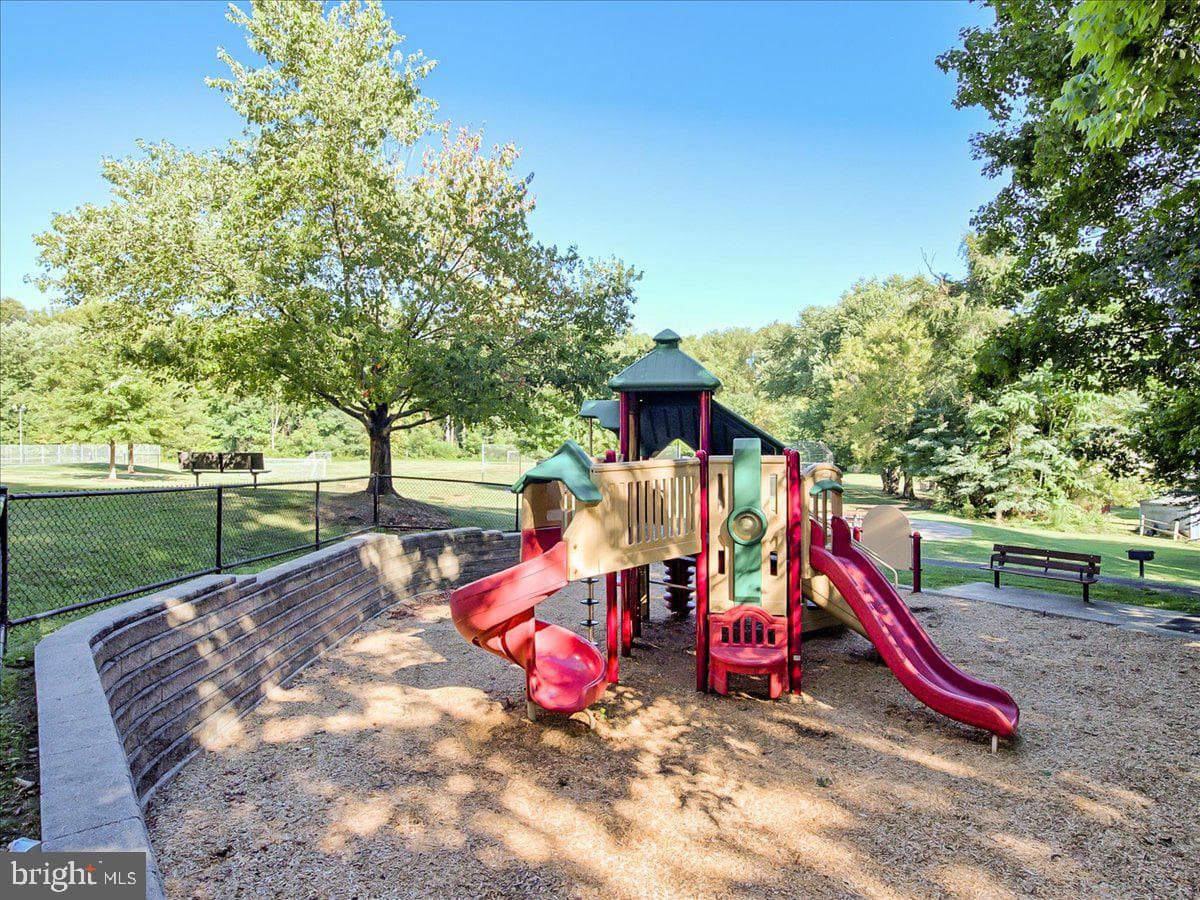 1700 Canal Run Dr photo 75